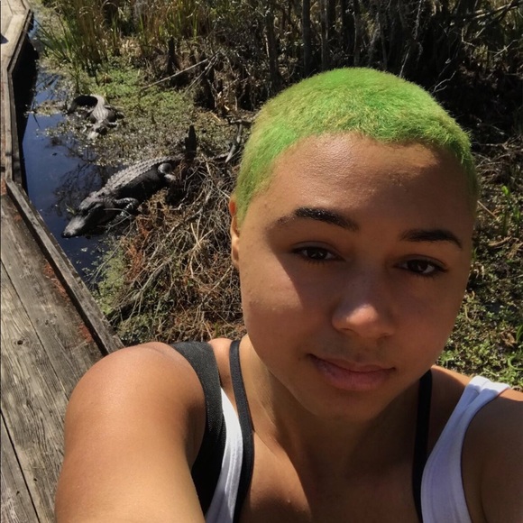 Meet your Posher, Cienna - Picture 1 of 1